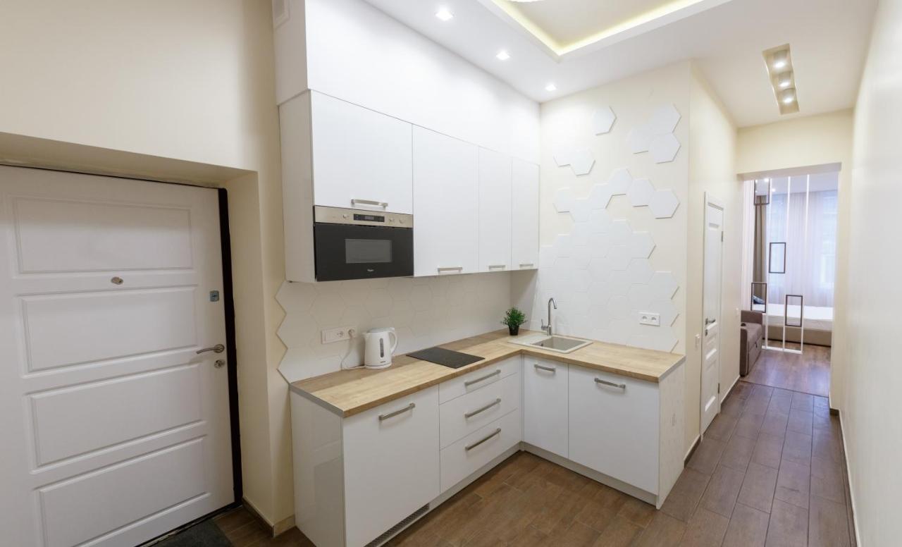 Charming Apartment In The City Center Lviv Eksteriør bilde